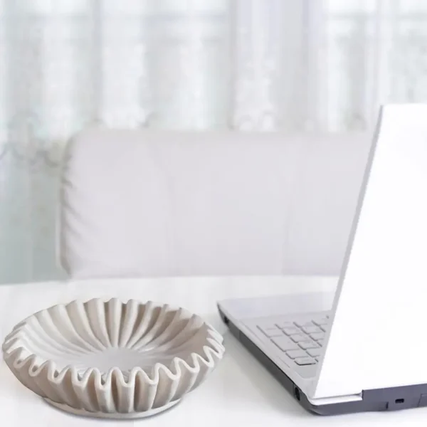 Elegant ruffle decorative bowl - Image 5